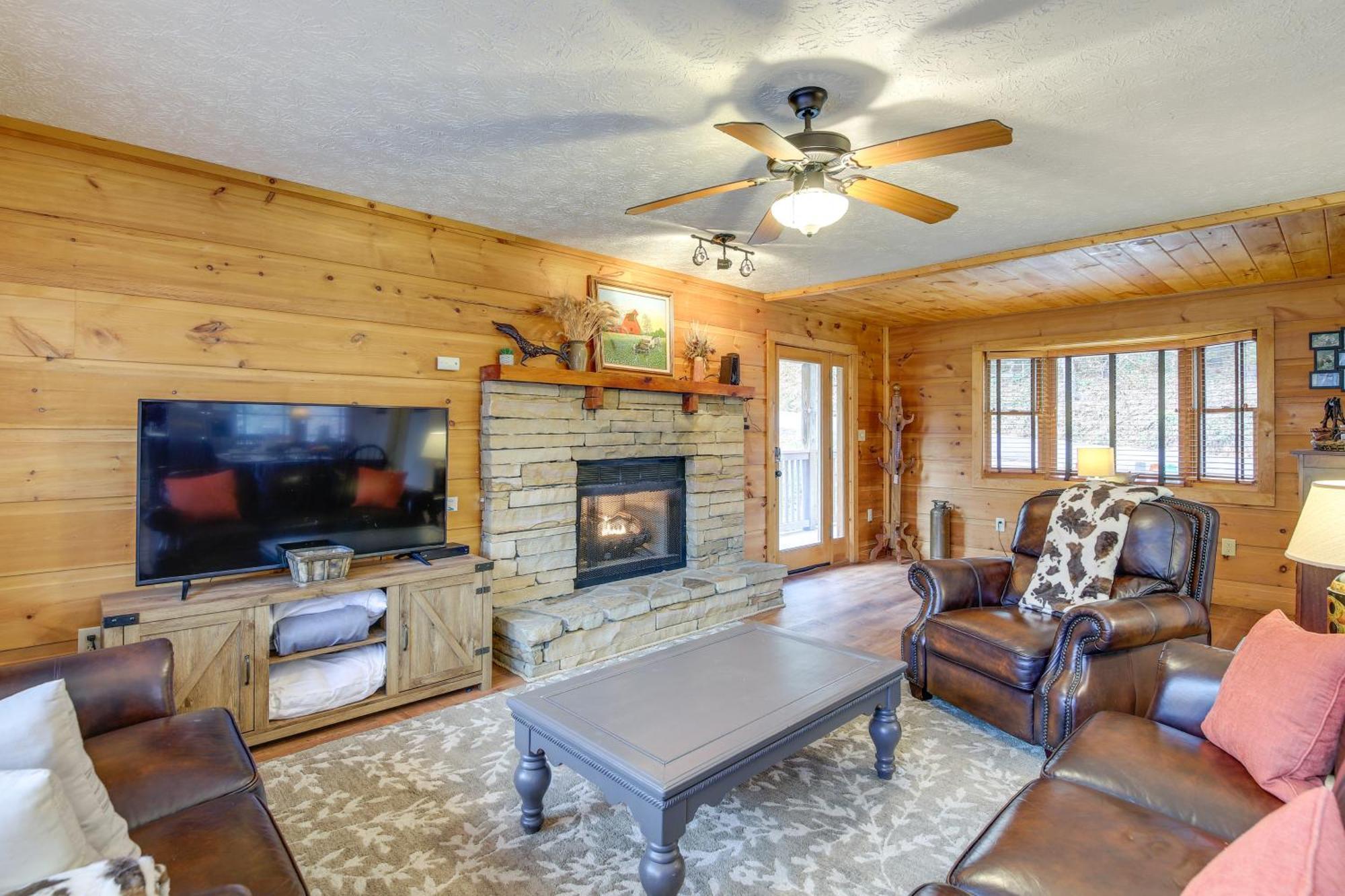 Vila Pet-Friendly Gatlinburg Retreat With Hot Tub! Exteriér fotografie